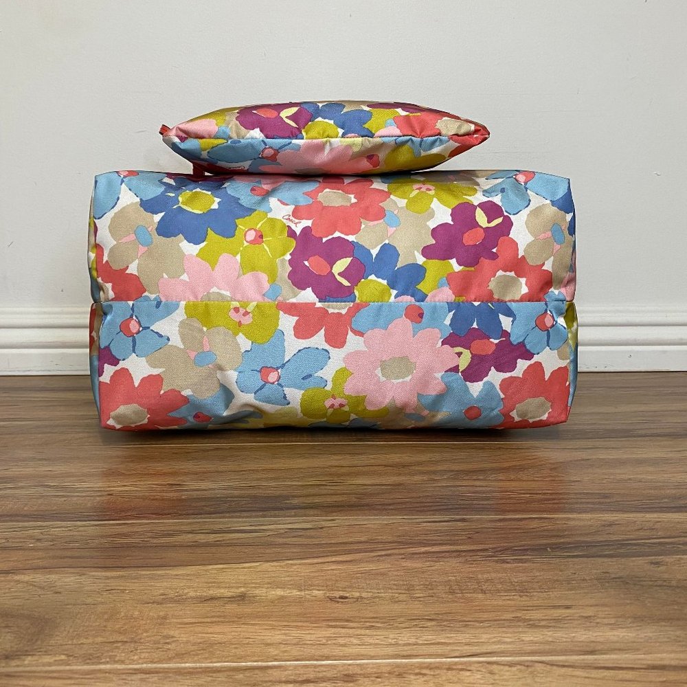 ❤️❤️❤️❤️SOLD❤️❤️❤️❤️Coach Floral Fabric-Nylon Bag & Snap Pouch🧡 - Picture 6 of 17